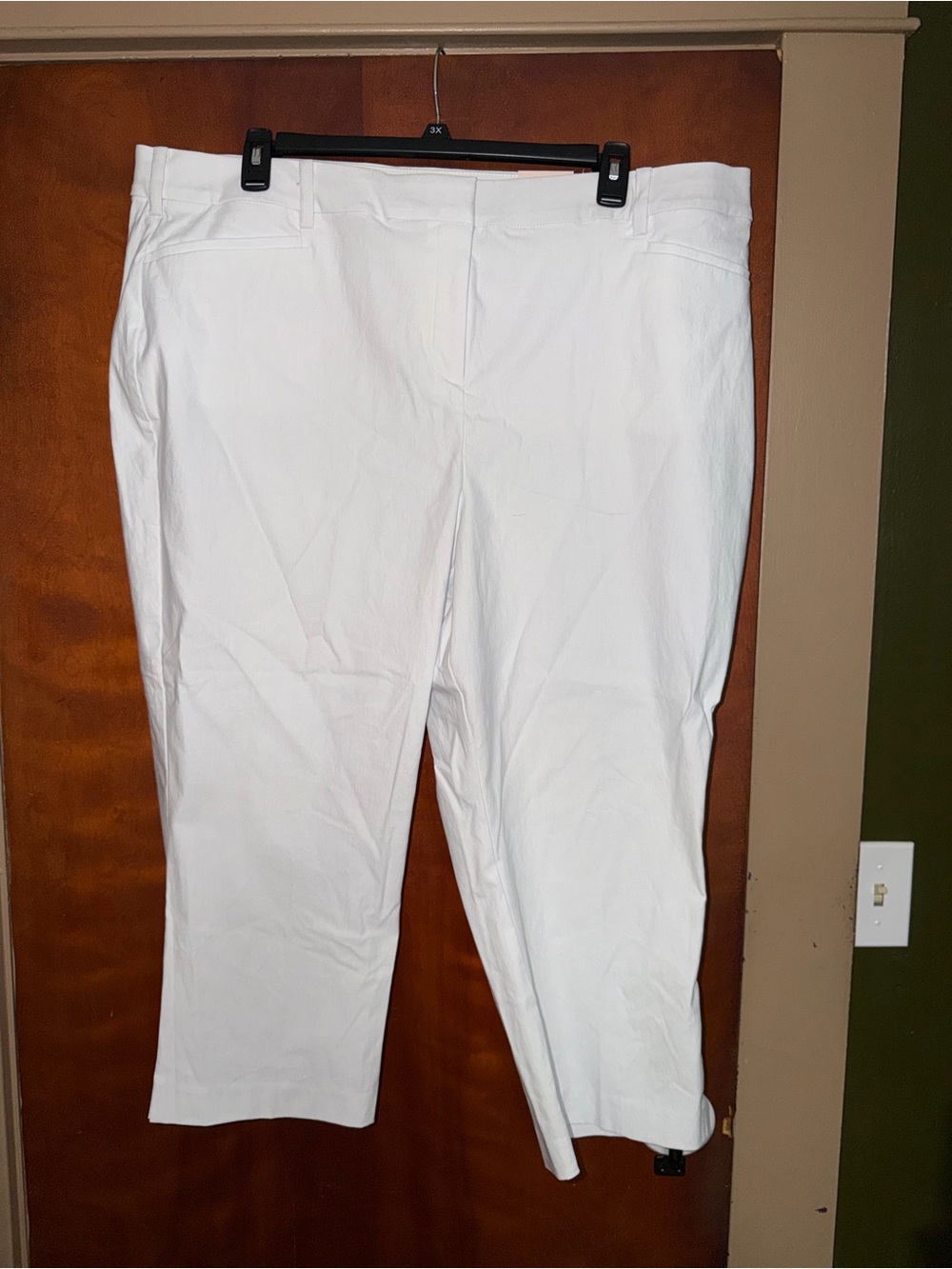 Lane Bryant White Capri Pants - Classic Pull-On Style